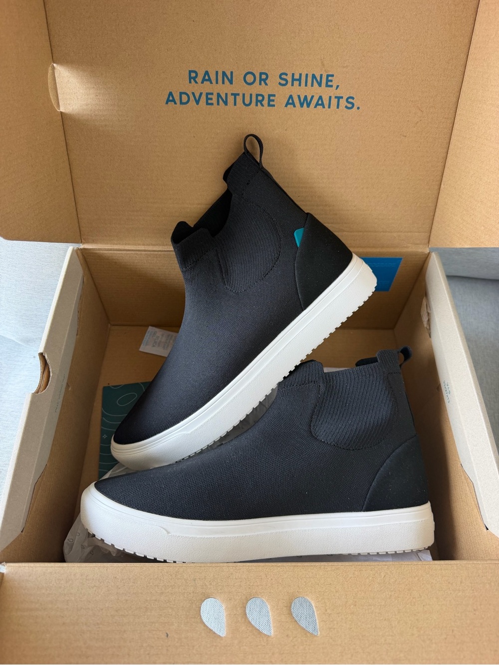 NEW Vessi Uptown Chelsea Sneakers Black Size 9.5